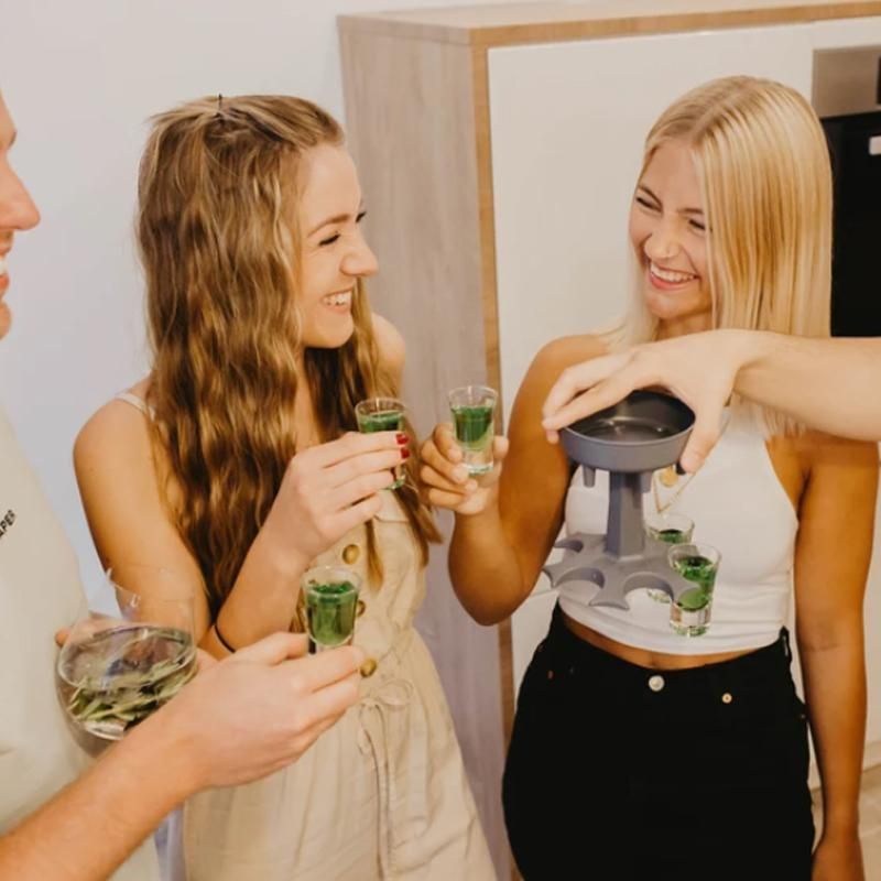 Plastic wine distributor